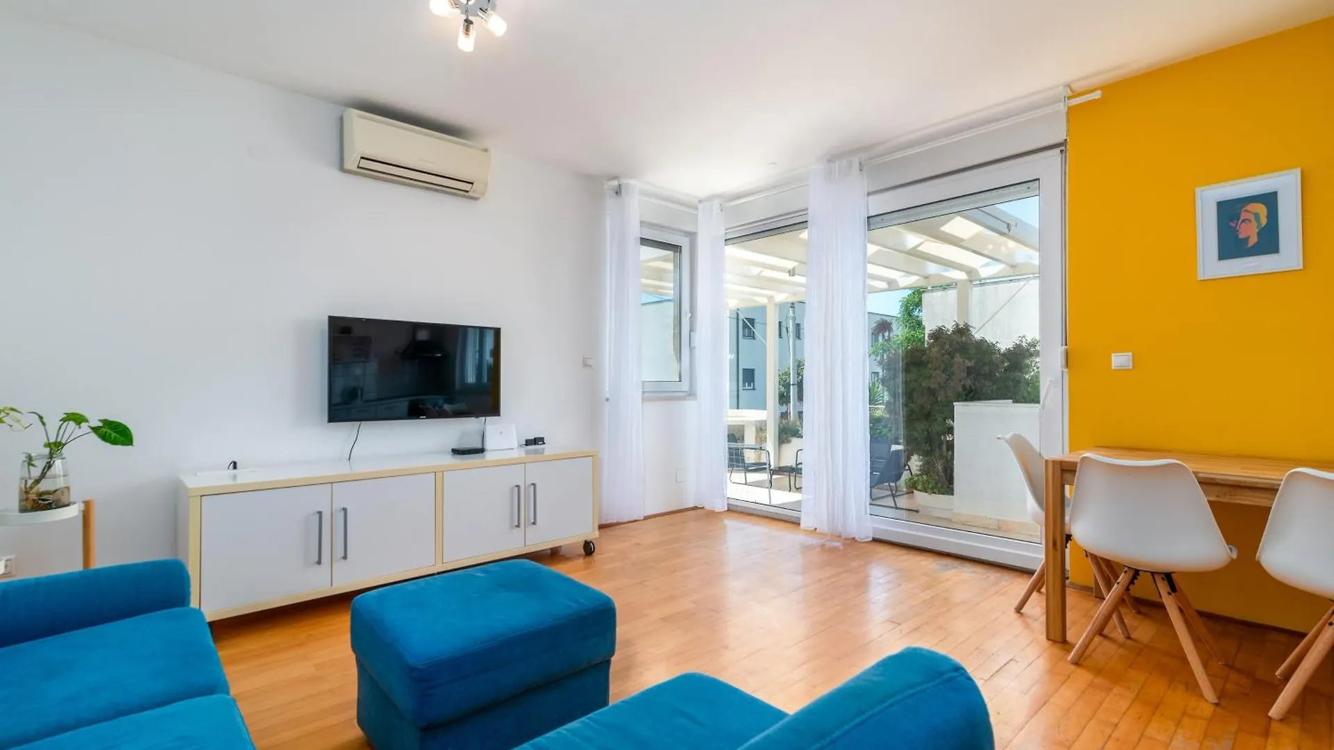Sunny Terrace - Apartment Zulim, Trogir location